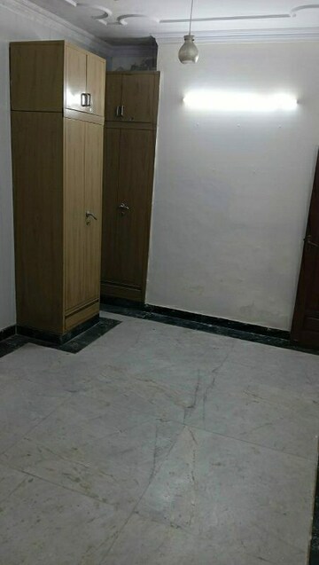 1 BHK Builder Floor For Rent in Tilak Nagar
