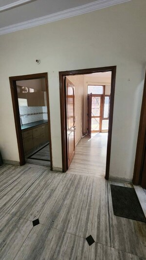 2 BHK Builder Floor For Rent in Tilak Nagar
