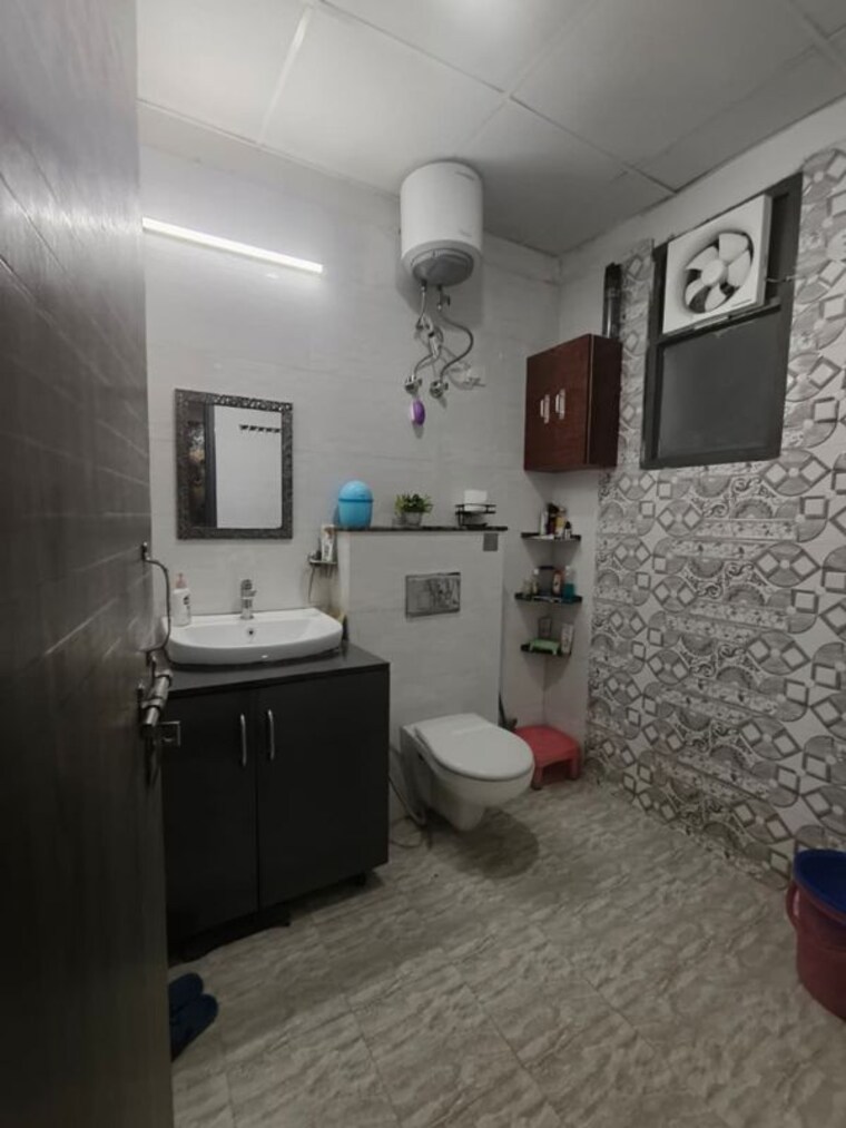 Bathroom, emaar-digi-homes 2 Bedroom 802 Sq.Ft. Apartment In Sector 62 Gurgaon 10105778