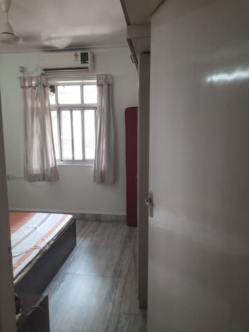 Bedroom in 1 BHK Apartment at Bandra West – for Rent