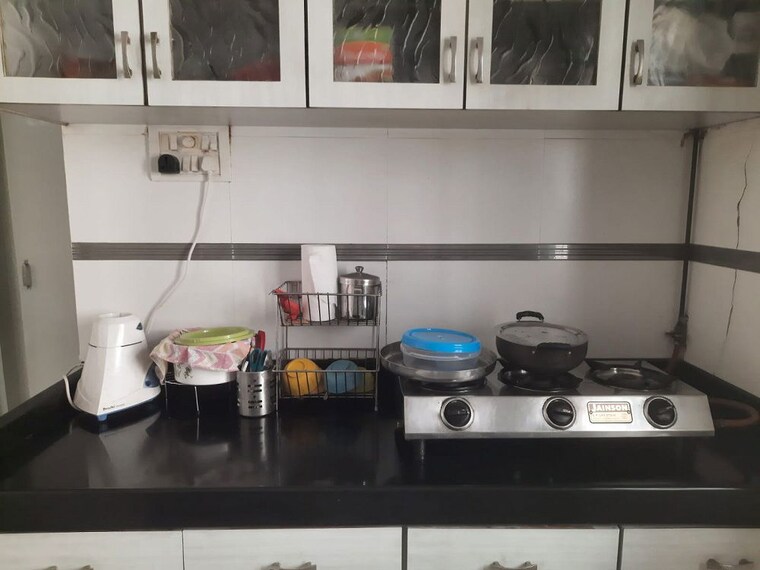Kitchen, bandra west 1 Bedroom 500 Sq.Ft. Apartment In Bandra West Mumbai 10105781