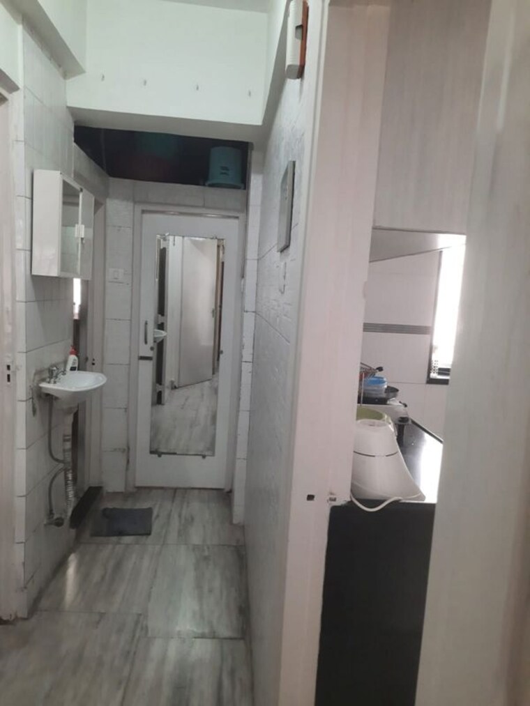 Bathroom, bandra west 1 Bedroom 500 Sq.Ft. Apartment In Bandra West Mumbai 10105781