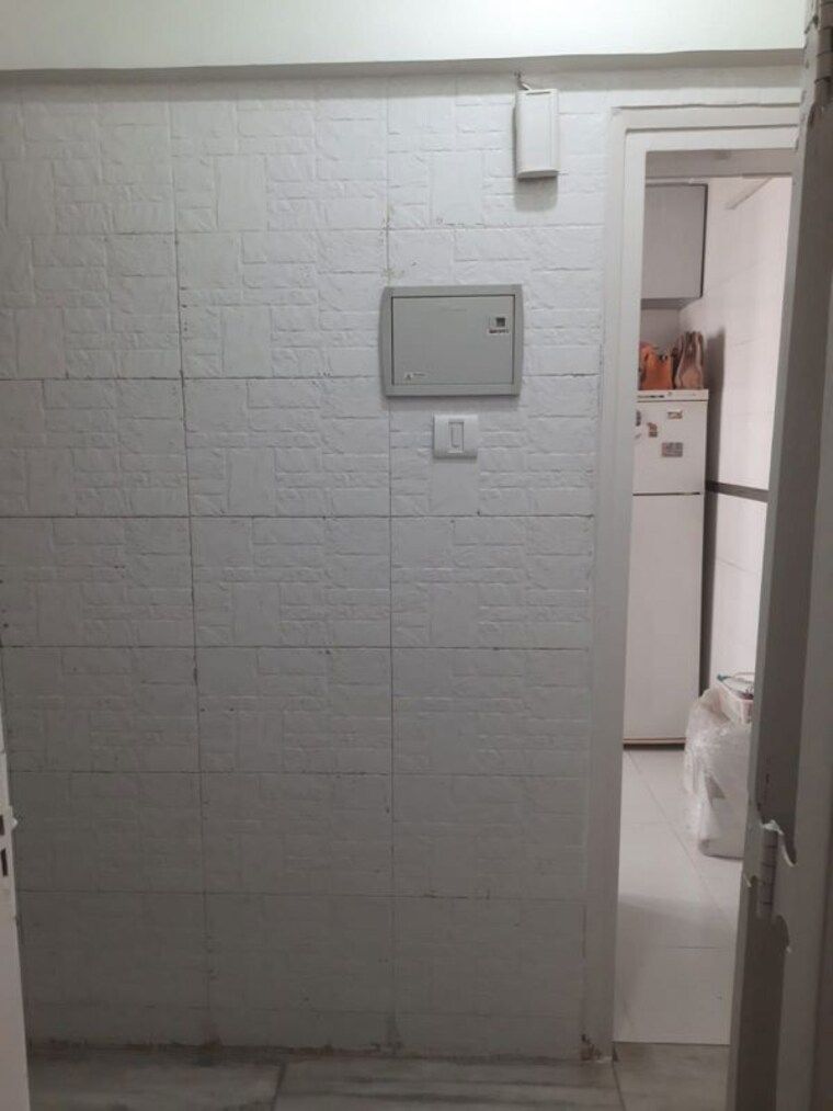 Bathroom, bandra west 1 Bedroom 500 Sq.Ft. Apartment In Bandra West Mumbai 10105781