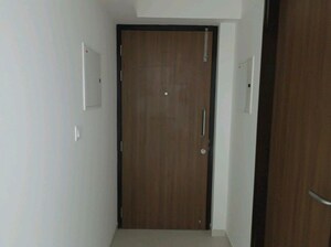 Room in 2 BHK Apartment at Lodha Amara, Kolshet Road – for Rent
