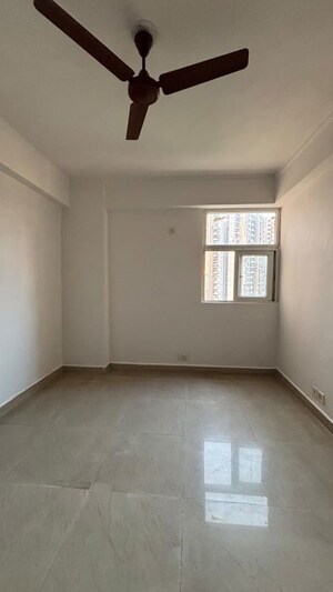 Room in 2 BHK Apartment at Ajnara Le Garden Phase II, Sector 16b Greater Noida – for Sale