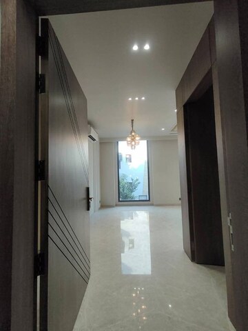 Bathroom in 1 BHK Apartment at Lotus Homz, Sector 111 – for Rent