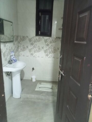 Bathroom in 2 BHK Builder Floor at Ozone Apartment, Sector 104 – for Rent