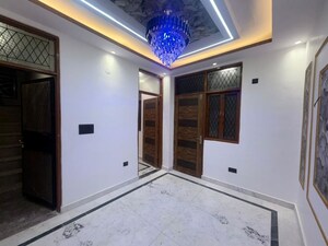 Room in 3 BHK Builder Floor at Sector 50 – for Sale