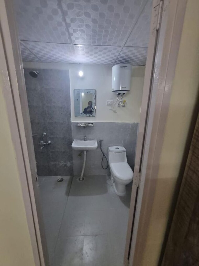 Bathroom, signature-global-the-millennia 2 Bedroom 1050 Sq.Ft. Apartment In Sector 37d Gurgaon 10106437