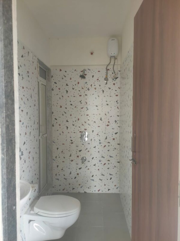 Bathroom, raunak-residency-thane 1 Bedroom 400 Sq.Ft. Apartment In Pokhran Road No One Thane 10106439