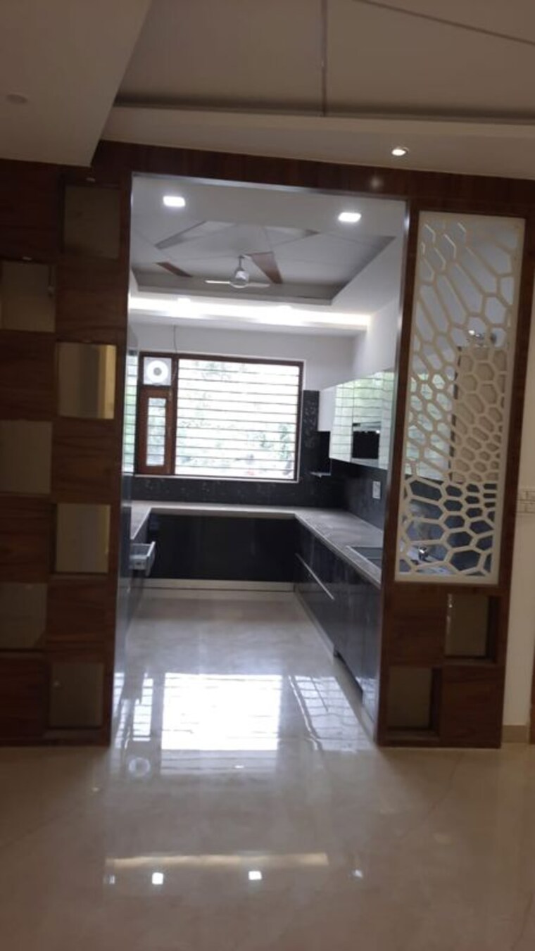 Kitchen, bptp-district-faridabad 3 Bedroom 172 Sq.Yd. Builder Floor In Sector 81 Faridabad 10106428