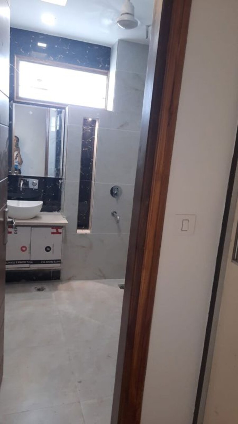 Kitchen, bptp-district-faridabad 3 Bedroom 172 Sq.Yd. Builder Floor In Sector 81 Faridabad 10106428