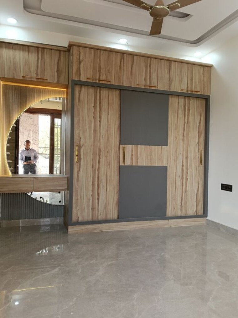 Room, rajendra nagar sector 3 4 Bedroom 200 Sq.Yd. Builder Floor In Rajendra Nagar Sector 3 Ghaziabad 10106504