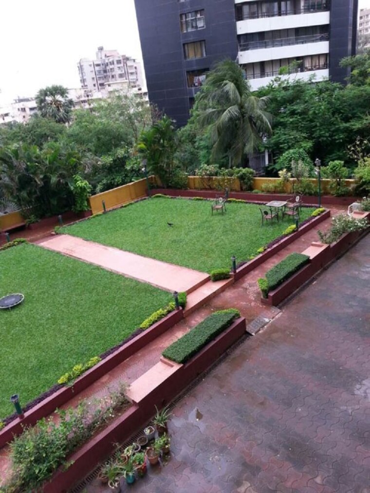 Garden, bandra west 3 Bedroom 1100 Sq.Ft. Apartment In Bandra West Mumbai 10106474