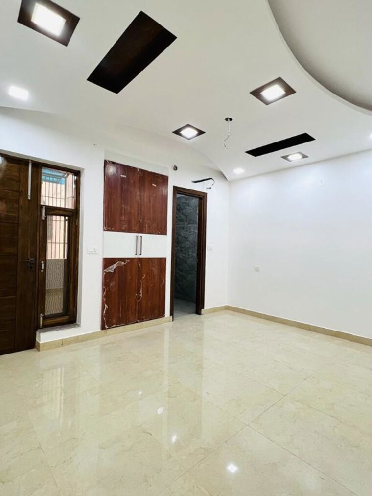 Room, bptp-district-faridabad 3 Bedroom 172 Sq.Yd. Builder Floor In Sector 81 Faridabad 10106536