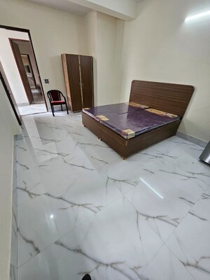 Master Bedroom in 1 RK Builder Floor at Ardee Mall, Sector 52 – for Rent