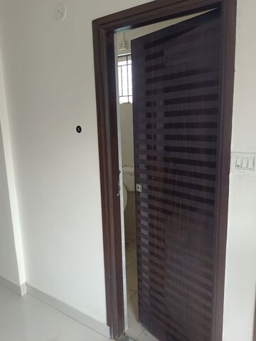  Studio Apartment at Wilson Garden – for Rent