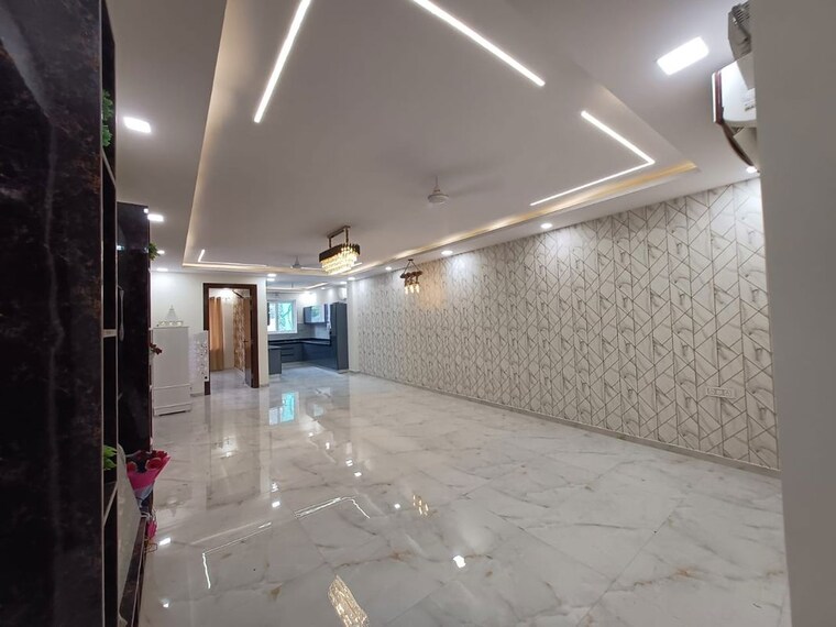  Parking, bptp-district-faridabad 3 Bedroom 140 Sq.Yd. Builder Floor In Sector 81 Faridabad 10106666