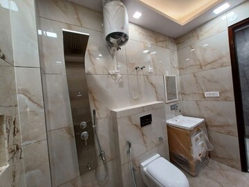 Bathroom in 3 BHK Builder Floor at BPTP District Faridabad, Sector 81 – for Sale