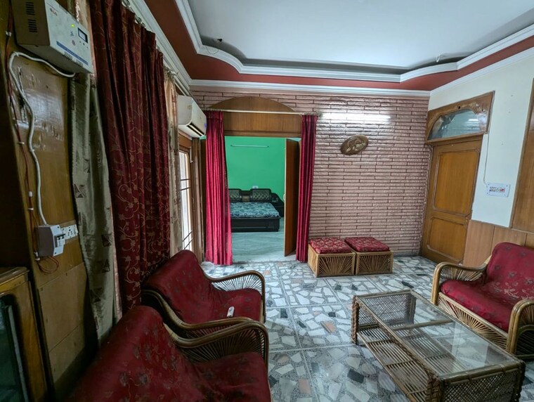 Living Room, sas nagar 1 Bedroom 100 Sq.Yd. Builder Floor In Sas Nagar Mohali 10106689