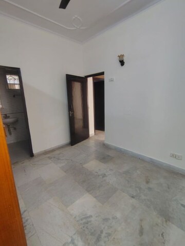 Room in 2 BHK Apartment at Shipra Suncity, Vaibhav Khand – for Sale