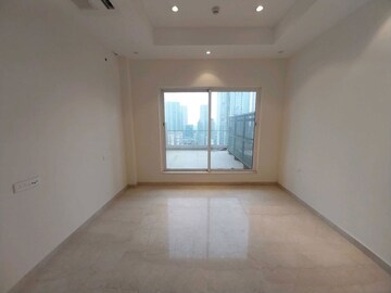 Room in 3 BHK Apartment at Indiabulls Sky Forest, Lower Parel – for Rent