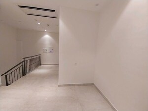 Room in 3 BHK Apartment at Indiabulls Sky Forest, Lower Parel – for Rent