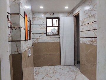 Bathroom in 3 BHK Builder Floor at BPTP District Faridabad, Sector 81 – for Sale