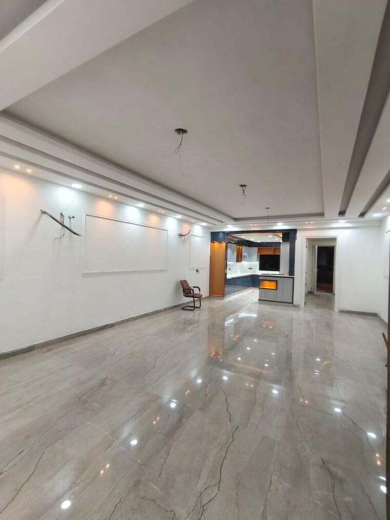  Parking, bptp-district-faridabad 3 Bedroom 140 Sq.Yd. Builder Floor In Sector 81 Faridabad 10106758