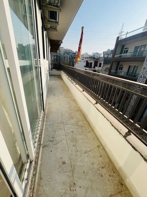 Balcony in 2 BHK Builder Floor at Sushant Lok 3, Sector 57 – for Rent