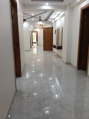 Building Lobby in 5 BHK Builder Floor at Rajendra Nagar Sector 2 – for Sale