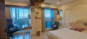 Living Room in 4 BHK Apartment at Sandy Flama, Parel – for Rent