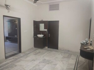 Room in 2 BHK Builder Floor at Vartak Nagar – for Sale