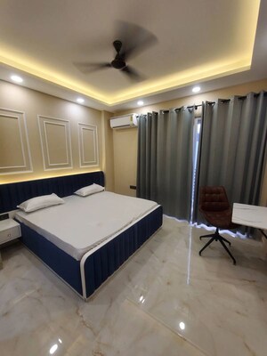 Master Bedroom in 2 BHK Builder Floor at Sector 43 – for Rent