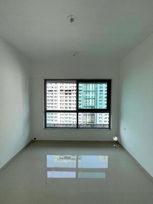 Room in 3 BHK Apartment at Kalpataru Immensa, Kolshet Road – for Sale
