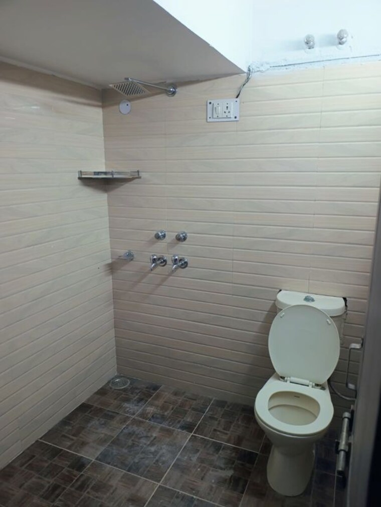 Bathroom, ardee-city 1 Bedroom 750 Sq.Ft. Builder Floor In Sector 52 Gurgaon 10107078