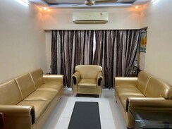 3 BHK + Pooja Room Apartment For Rent in Bandra East