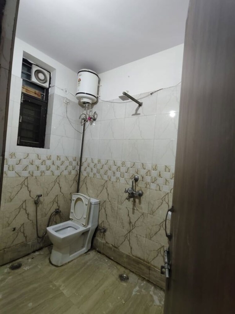 Bathroom, greenwood-city 1 RK 350 Sq.Ft. Builder Floor In Sector 40 Gurgaon 10107087