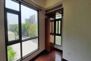 Room in 4 BHK Apartment at Jaypee Greens The Castille, Jaypee Greens – for Sale