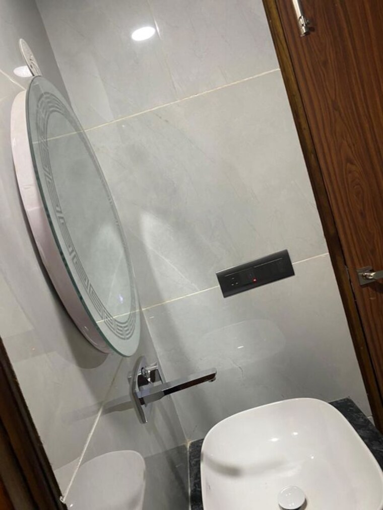 Bathroom, rwa-residential-society-sector-46 3 Bedroom 1650 Sq.Ft. Builder Floor In Sector 46 Gurgaon 10107129
