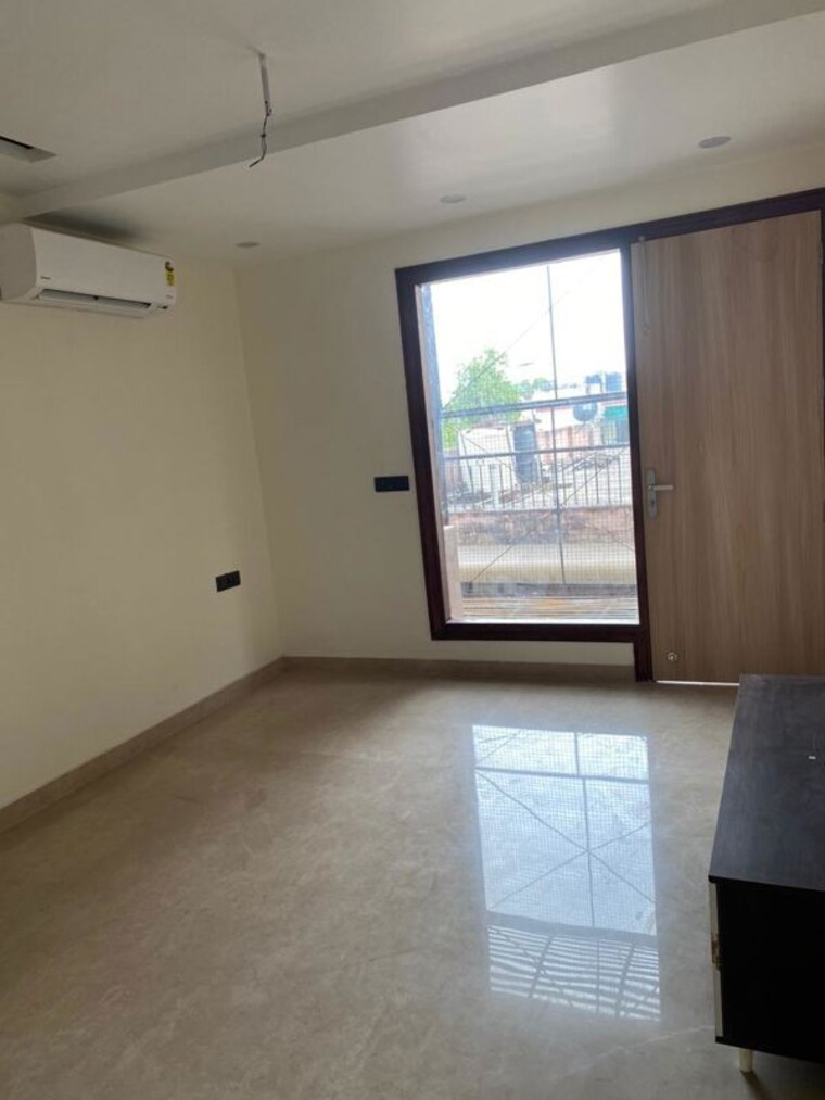 Room, rwa-residential-society-sector-46 3 Bedroom 1650 Sq.Ft. Builder Floor In Sector 46 Gurgaon 10107129