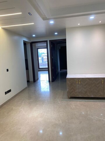 Room in 3 BHK Builder Floor at RWA Residential Society Sector 46, Sector 46 – for Rent