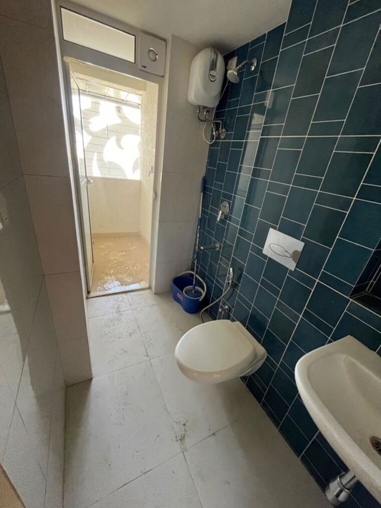 Bathroom, lodha-amara 2 Bedroom 735 Sq.Ft. Apartment In Kolshet Road Thane 10107130