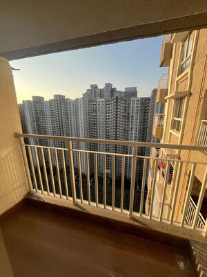 2 BHK Apartment For Rent in Lodha Amara, Kolshet Road