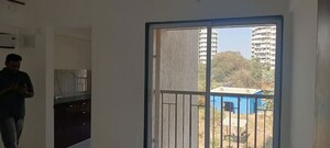 Room in 1 BHK Apartment at Metropolis Bayside, Kasarvadavali – for Rent