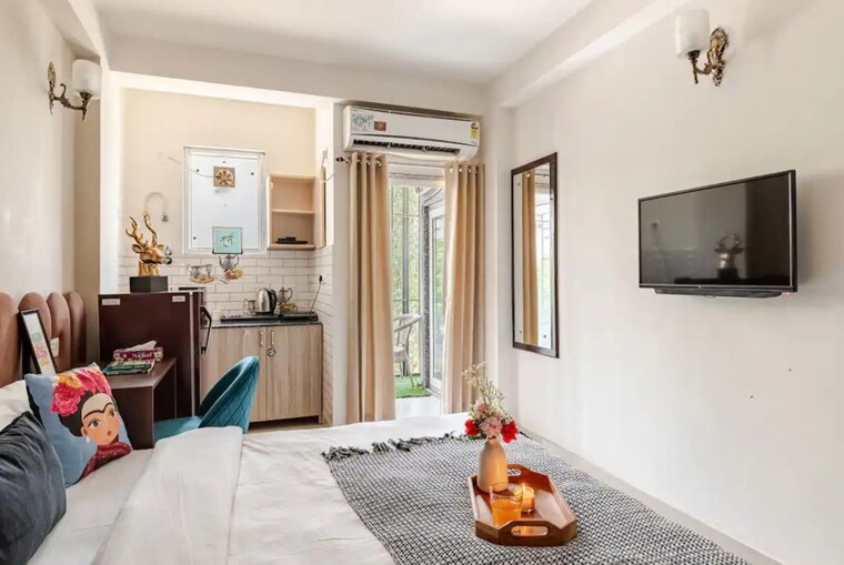 Bedroom, greenwood-city 1 RK 250 Sq.Ft. Builder Floor In Sector 40 Gurgaon 10107151