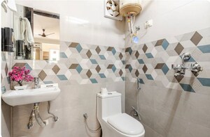 Bathroom in 1 RK Builder Floor at Greenwood City, Sector 40 – for Rent