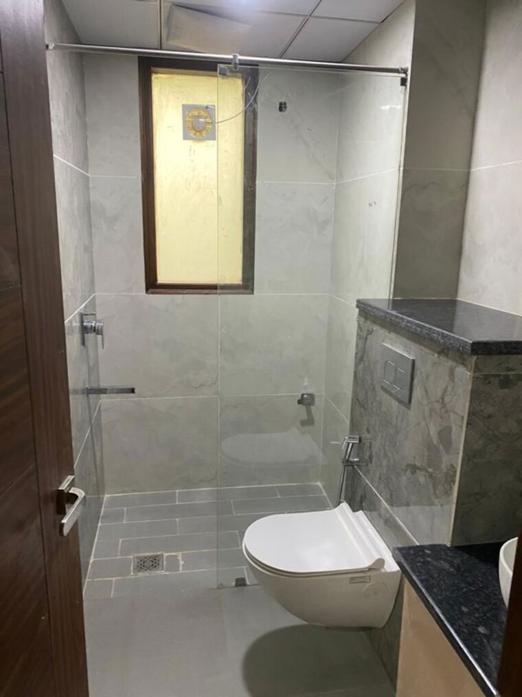 Bathroom, ardee-mall 3 Bedroom 1600 Sq.Ft. Builder Floor In Sector 52 Gurgaon 10107286