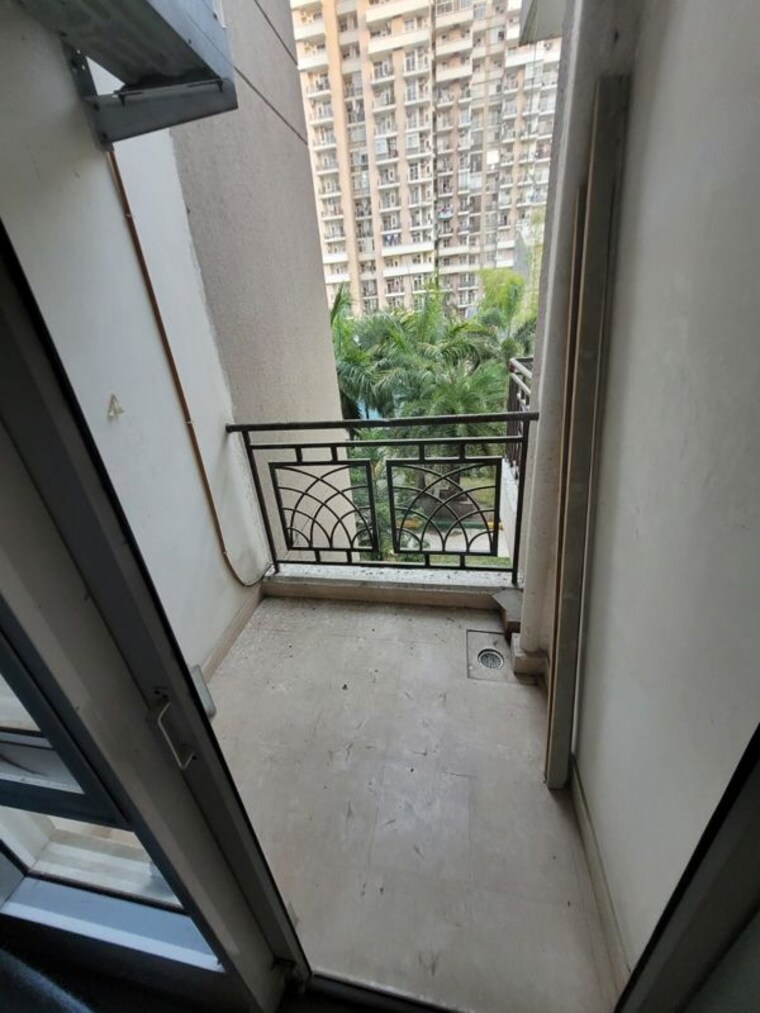 Balcony, aims-golf-avenue-ii 2.5 Bedroom 1250 Sq.Ft. Apartment In Sector 75 Noida 10107288