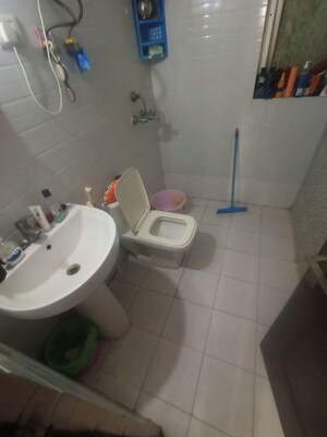 Master Bedroom in 2.5 BHK Apartment at Aims Golf Avenue II, Sector 75 – for Rent